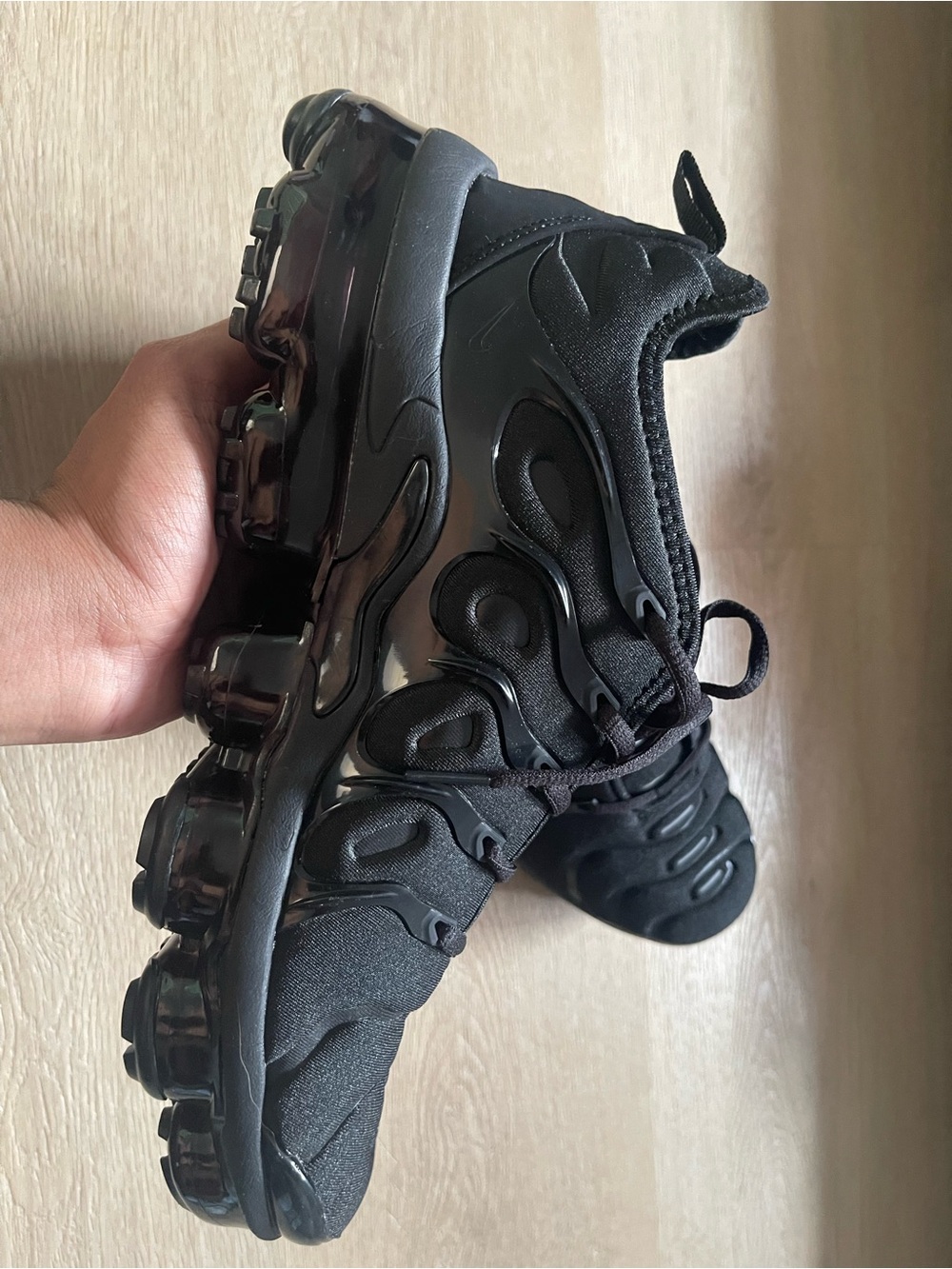 Nike VapormaxPlus “Triple Black”